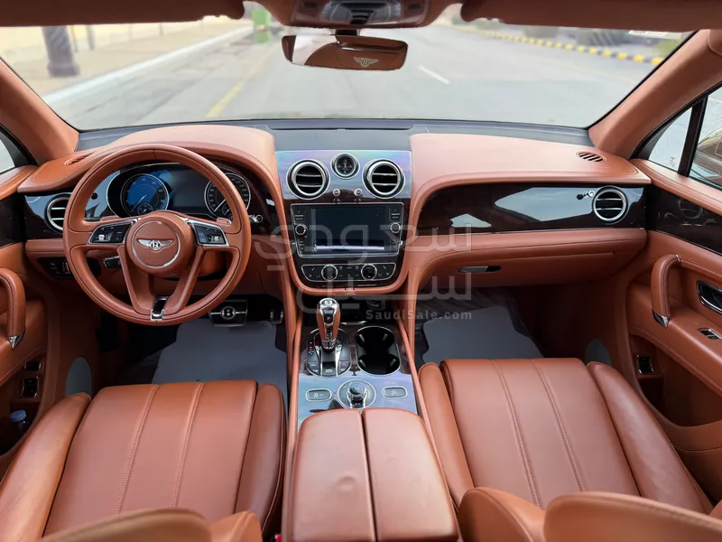 2019 بنتلي بنتايجا اس يو في