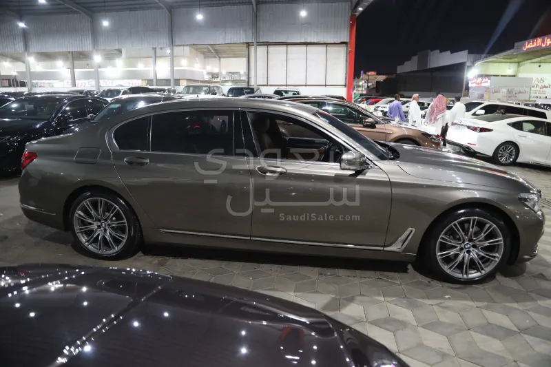 2019 بي ام دبليو الفئة السابعة 730 إل أي