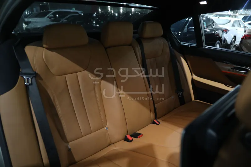 2019 بي ام دبليو الفئة السابعة 730 إل أي