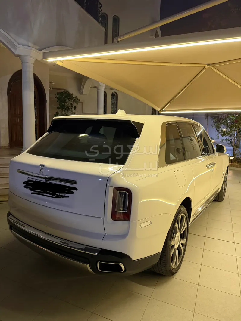 2020 رولز رويس كولينان سلفر بادج