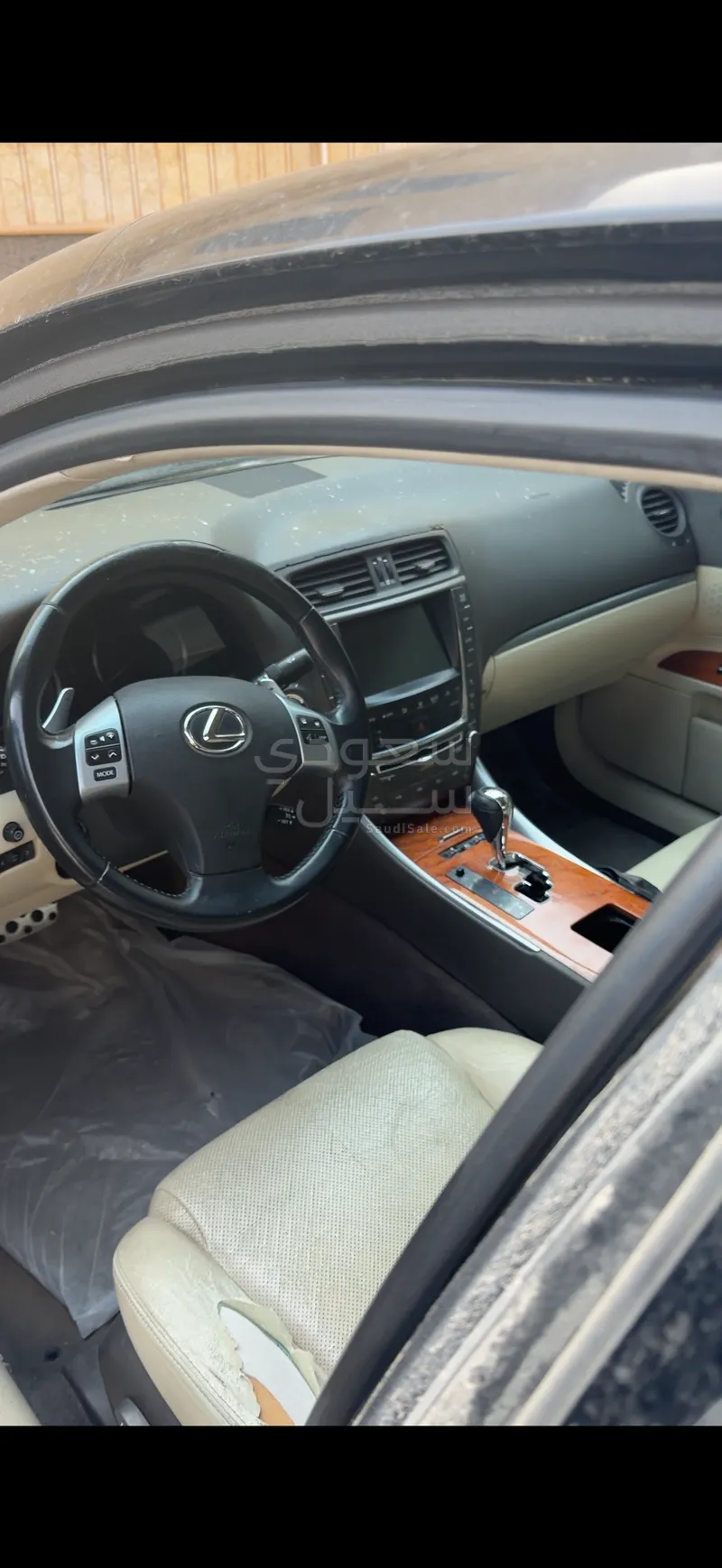 2011 لكزس آي إس 300