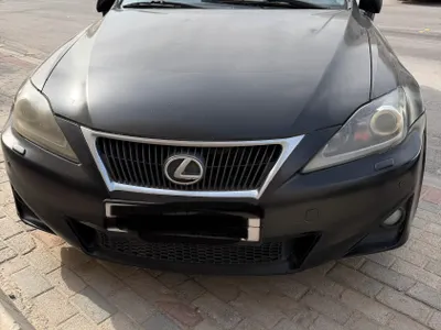 2011 لكزس آي إس 300