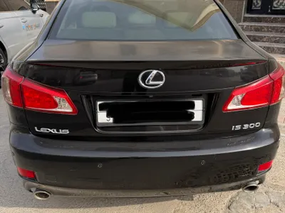 2011 لكزس آي إس 300