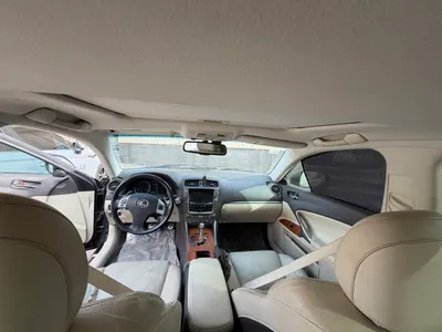 2011 لكزس آي إس 300