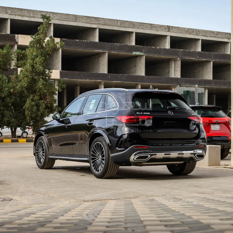 2023 مرسيدس - بنز جي إل سي 200