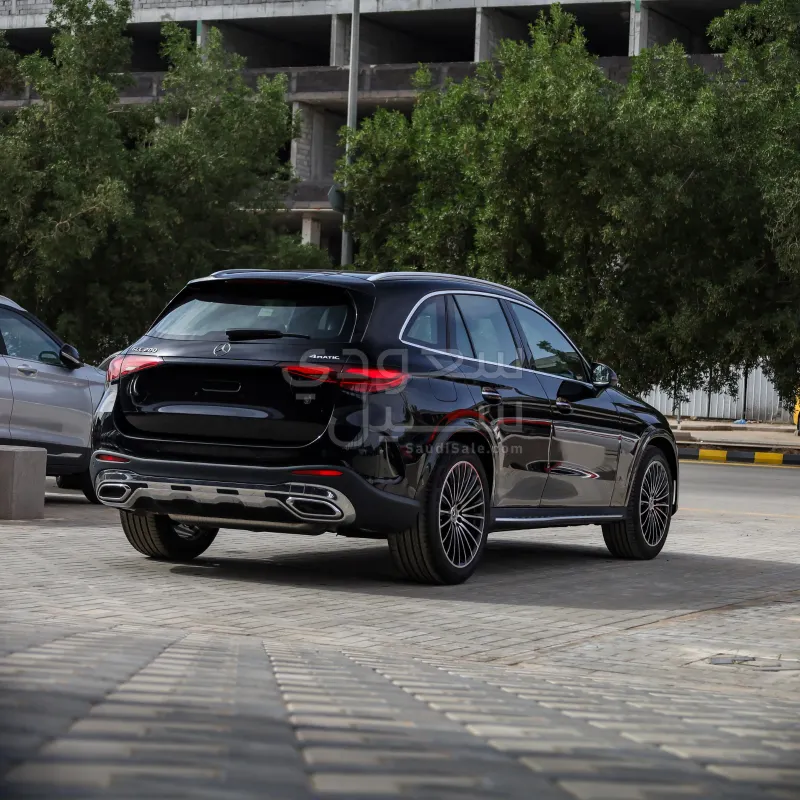 2023 مرسيدس - بنز جي إل سي 200