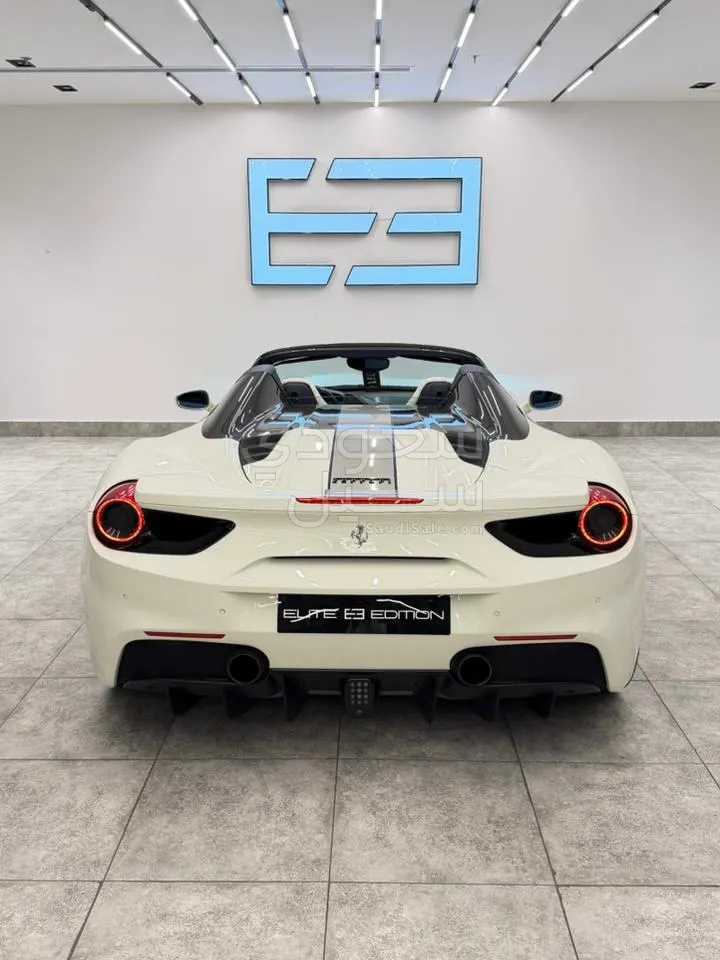 2016 فيراري 488 جي تي بي