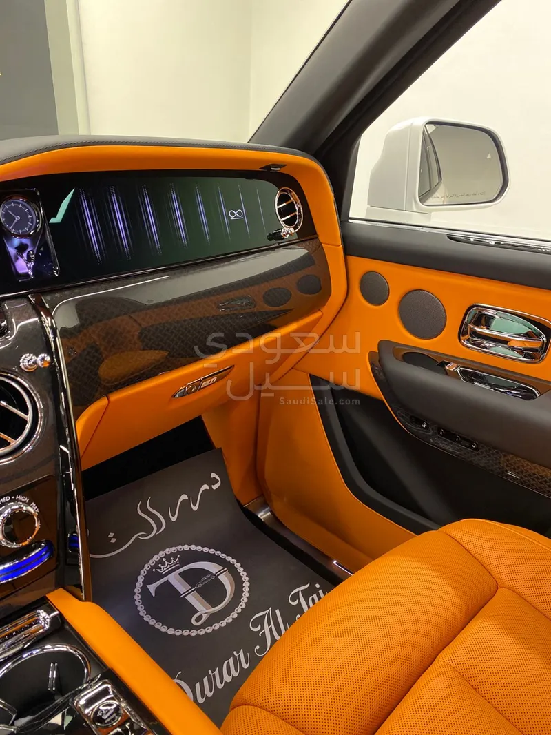 2025 رولز رويس كولينان بلاك بادج