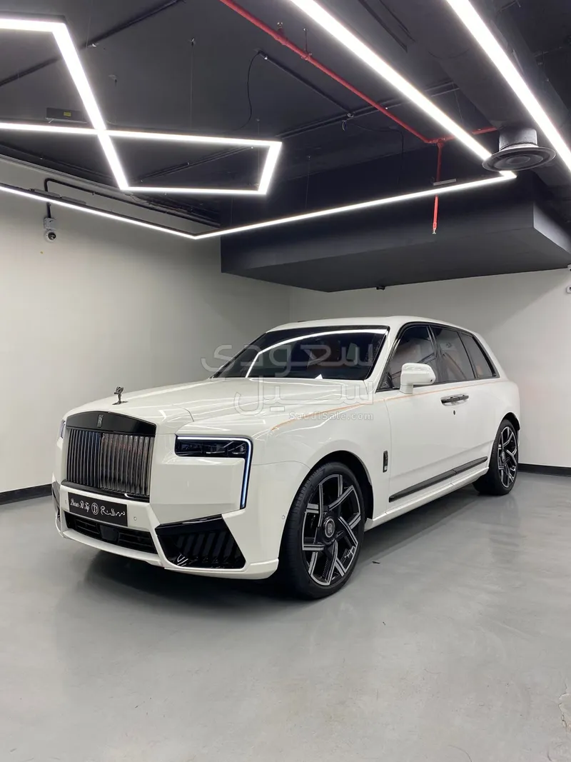 2025 رولز رويس كولينان بلاك بادج