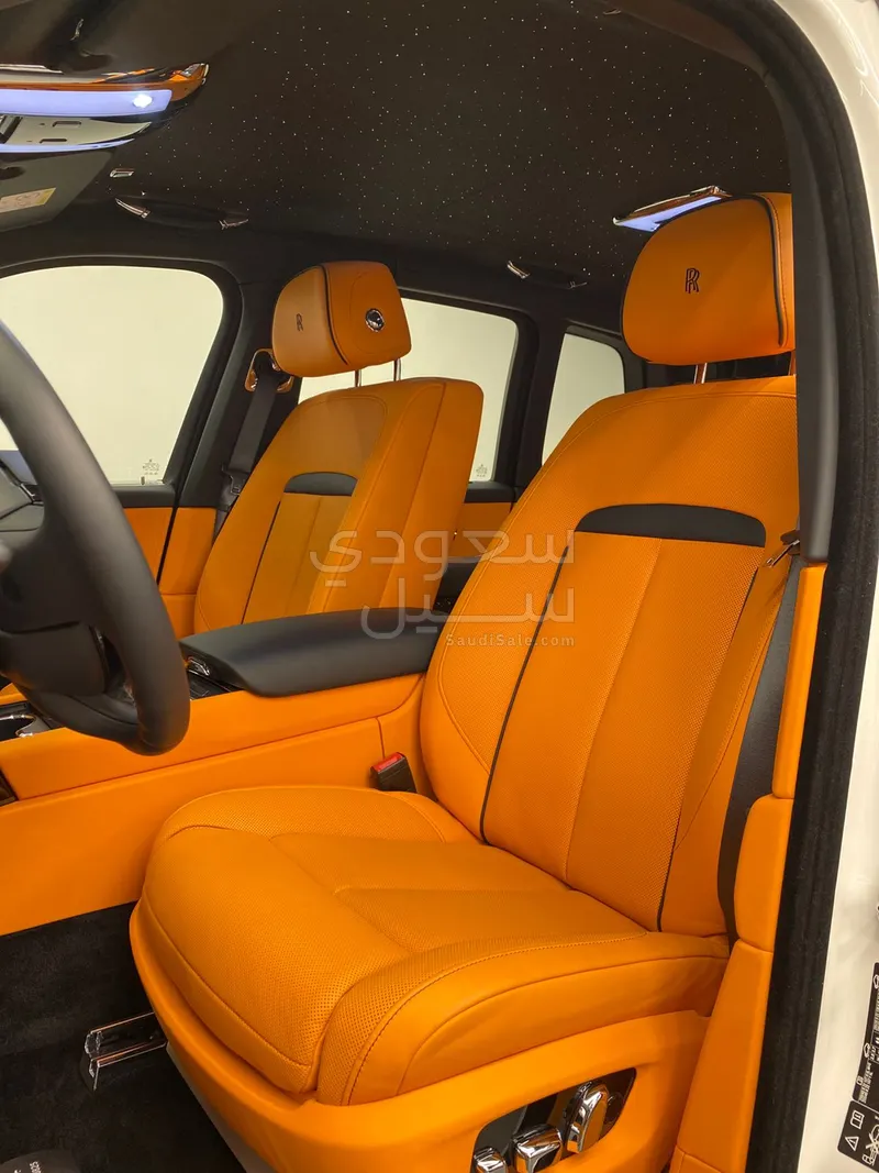 2025 رولز رويس كولينان بلاك بادج