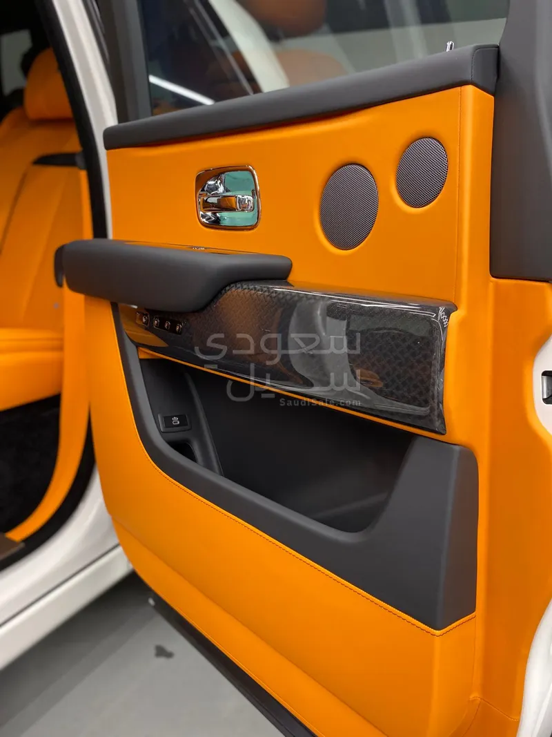 2025 رولز رويس كولينان بلاك بادج