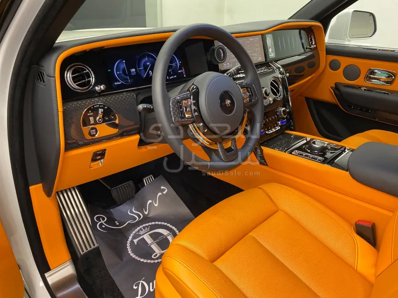 2025 رولز رويس كولينان بلاك بادج