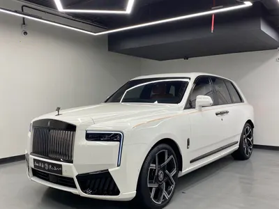 2025 رولز رويس كولينان بلاك بادج