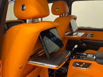 2025 رولز رويس كولينان بلاك بادج