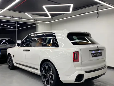 2025 رولز رويس كولينان بلاك بادج