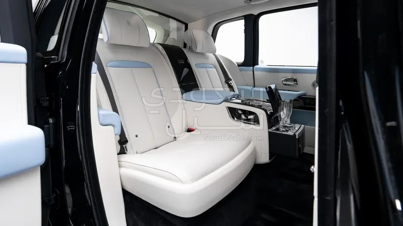 2026 رولز رويس كولينان بلاك بادج