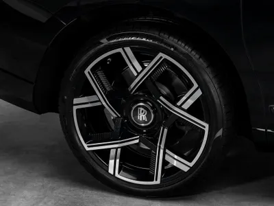 2026 رولز رويس كولينان بلاك بادج