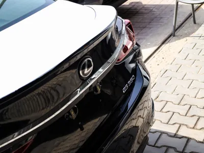 2025 لكزس إي إس 350