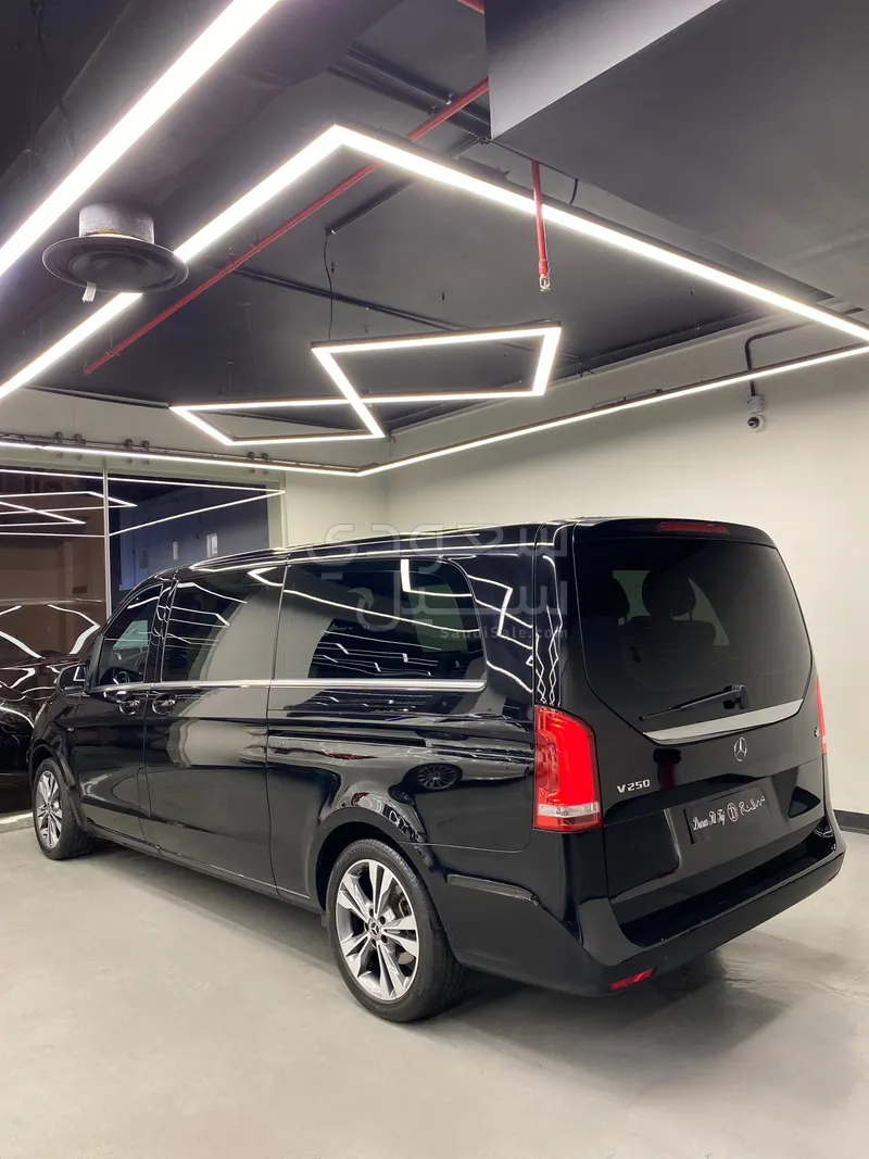2019 مرسيدس - بنز في 250