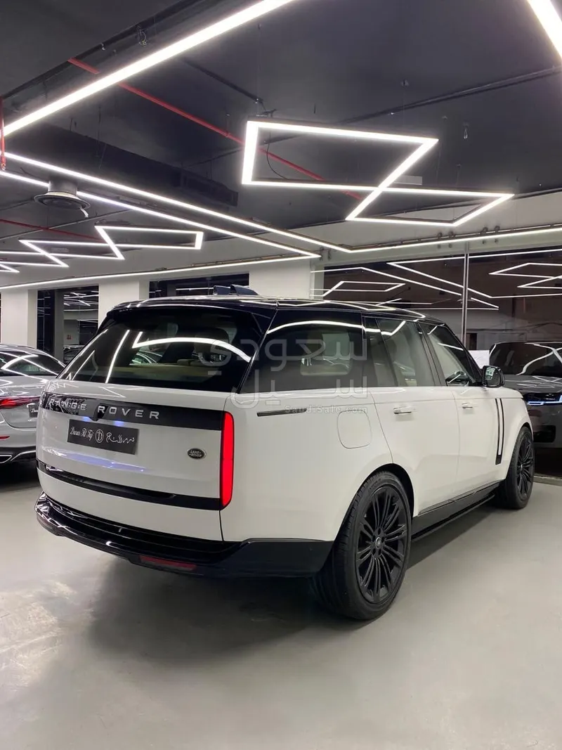 2023 لاند روفر رينج روفر اتش اس اي