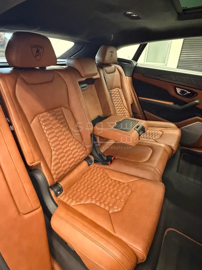 2022 لمبرجيني اوروس