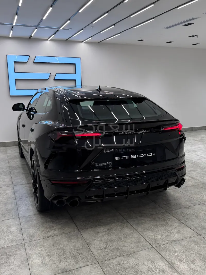 2022 لمبرجيني اوروس