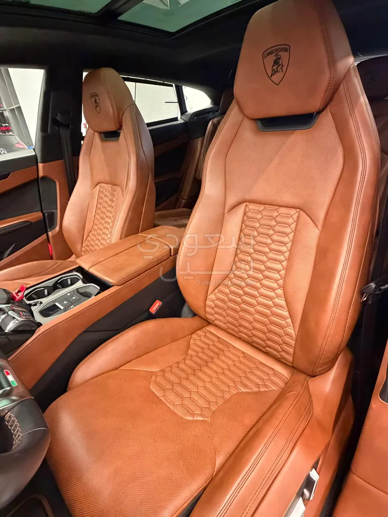 2022 لمبرجيني اوروس