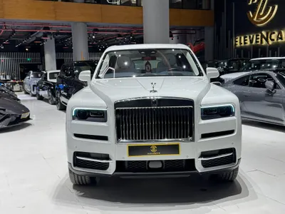 2023 رولز رويس كولينان سلفر بادج