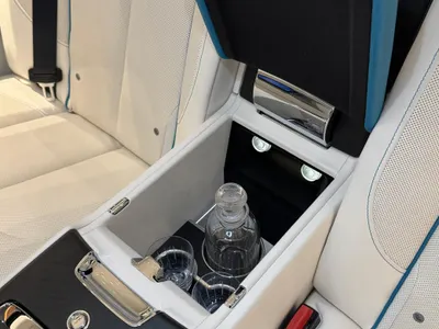 2023 رولز رويس كولينان سلفر بادج