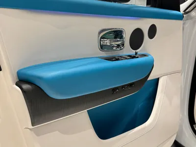 2023 رولز رويس كولينان سلفر بادج