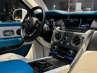 2023 رولز رويس كولينان سلفر بادج