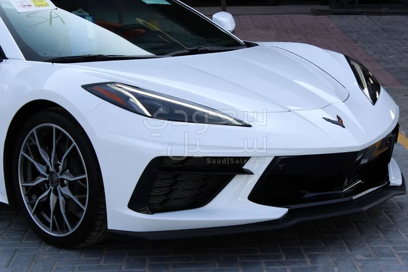 2025 شفروليه كورفيت سي 8