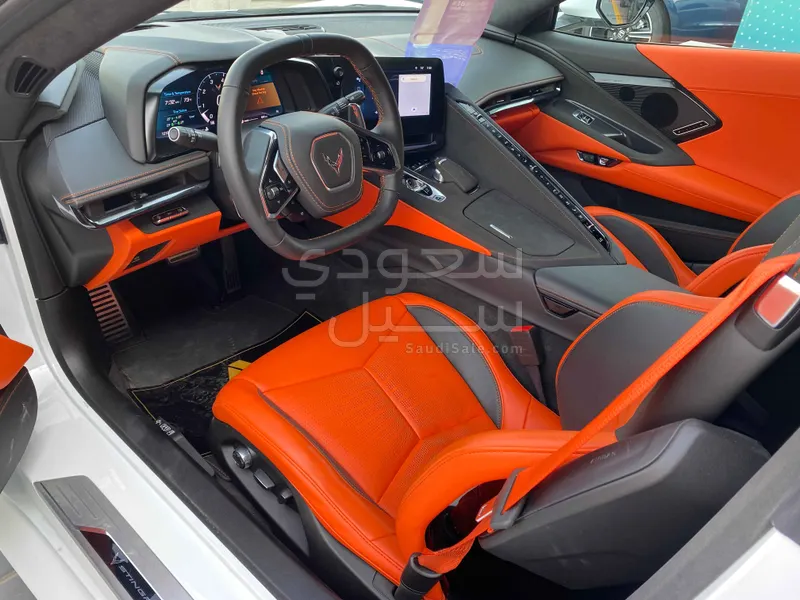 2025 شفروليه كورفيت سي 8