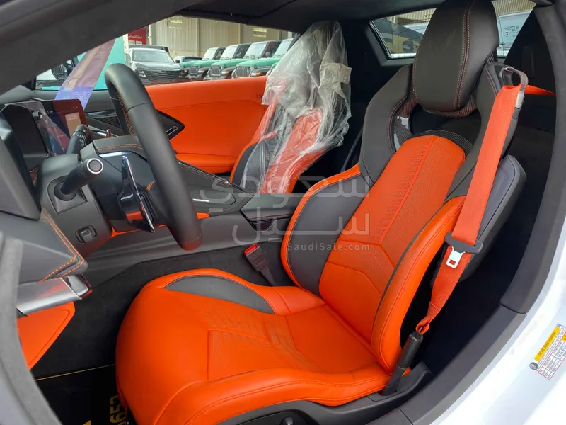 2025 شفروليه كورفيت سي 8