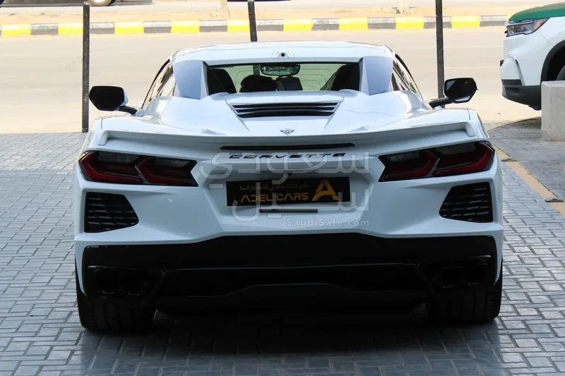 2025 شفروليه كورفيت سي 8