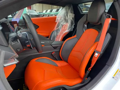 2025 شفروليه كورفيت سي 8