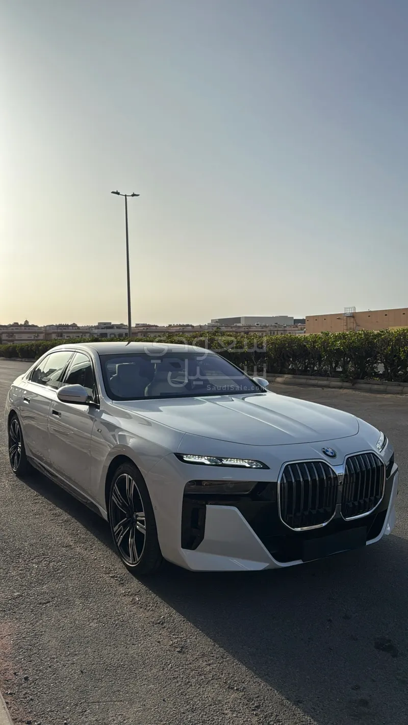 2026 بي ام دبليو الفئة السابعة 740 إل أي