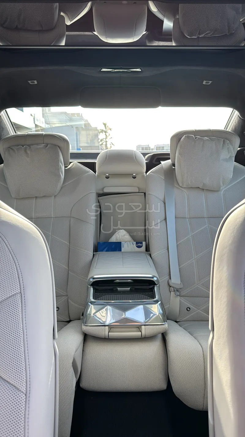 2026 بي ام دبليو الفئة السابعة 740 إل أي