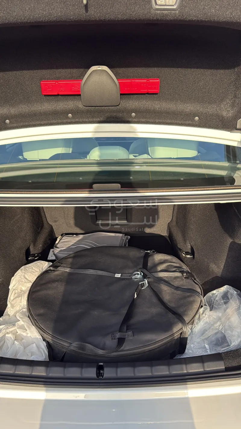 2026 بي ام دبليو الفئة السابعة 740 إل أي