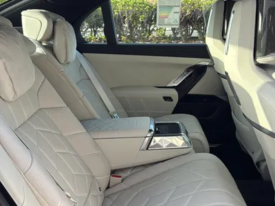 2026 بي ام دبليو الفئة السابعة 740 إل أي