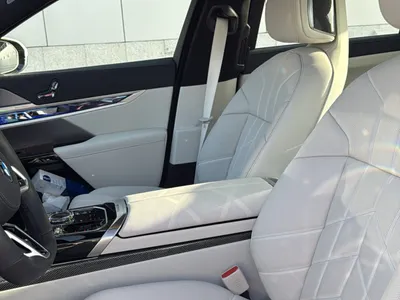 2026 بي ام دبليو الفئة السابعة 740 إل أي