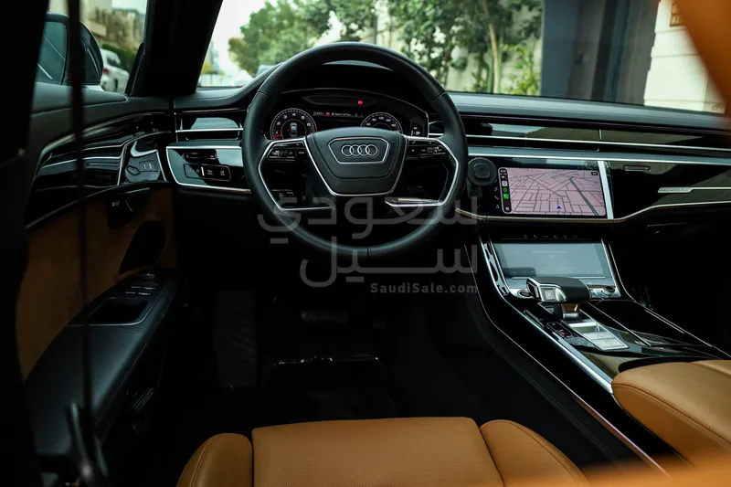 2025 اودي اي 8 ال 55تي اف اس أي