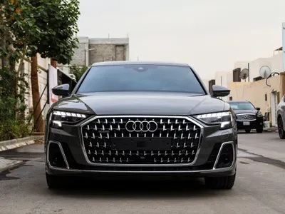 2025 اودي اي 8 ال 55تي اف اس أي