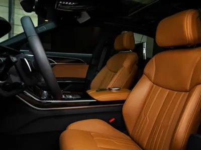 2025 اودي اي 8 ال 55تي اف اس أي