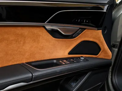 2025 اودي اي 8 ال 55تي اف اس أي