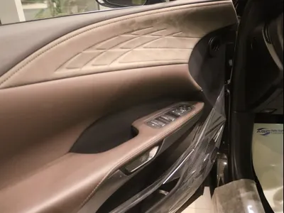 2025 لكزس أر إكس 350