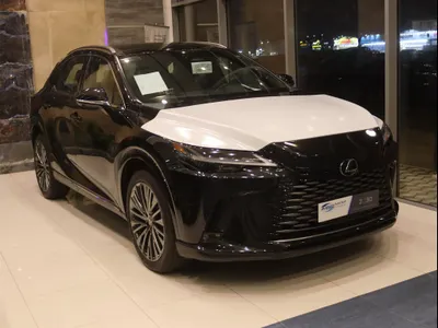 2025 لكزس أر إكس 350