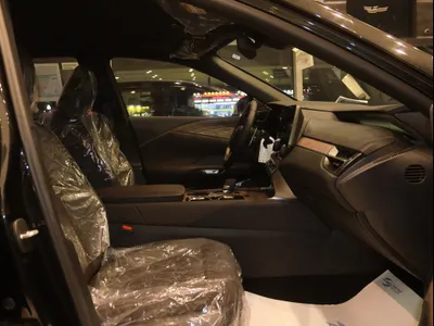 2025 لكزس أر إكس 350