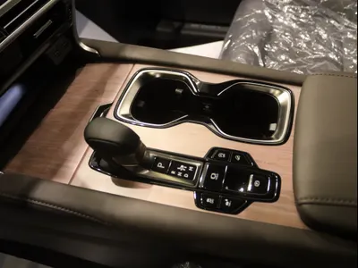 2025 لكزس أر إكس 350