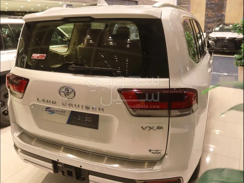 2025 تويوتا لاند كروزر في اكس ار